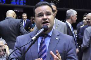 Leia mais sobre o artigo Bancada diz que não trocará votos por emendas