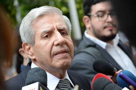 “Situação se agravou, mas Brasil não vai intervir”, diz General Augusto Heleno