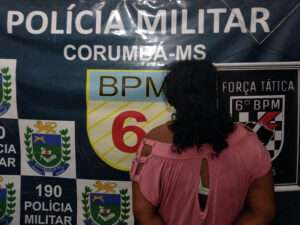 Leia mais sobre o artigo Força Tática prende foragida da justiça no centro de Corumbá