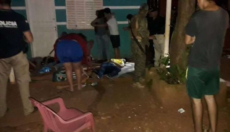 Ataque na fronteira deixa seis pessoas mortas com tiros de fuzil e criança ferida