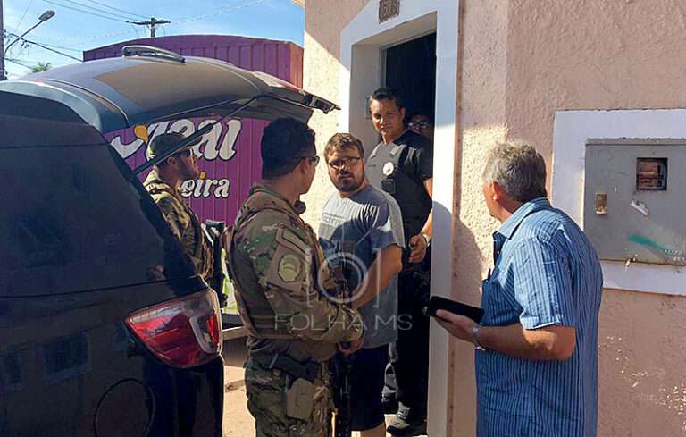 Investigador teria falsificado atestado médico para delegado se ausentar e apagar provas de crime