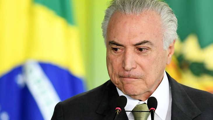 Você está visualizando atualmente Michel temer aconselha Bolsonaro a revogar decreto com perdão a deputado Daniel Silveira