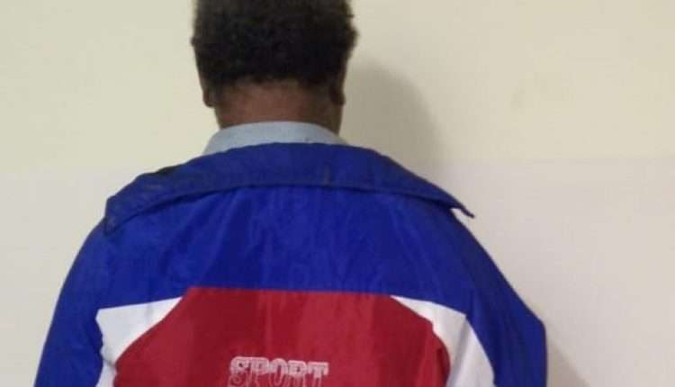 Após dar abrigo, idoso amarra, estupra e ameaça cortar pescoço de criança de 7 anos