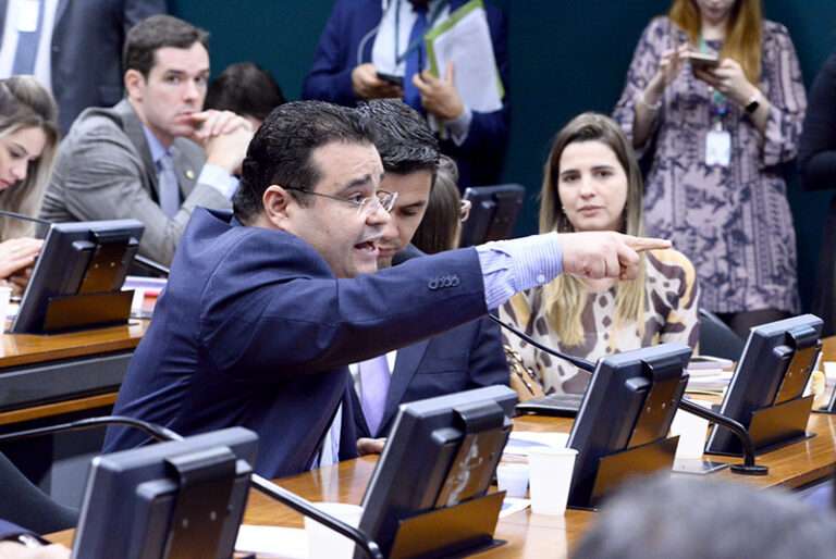 Sob relatoria de Fábio Trad, projetos que beneficiam pessoas com  deficiência são aprovados