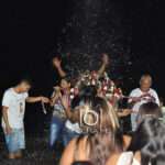 Festeiros preservam tradição do Banho de São João no rio Paraguai