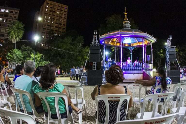 Jardim da Independência recebe Seresta dos Namorados nesta quarta-feira