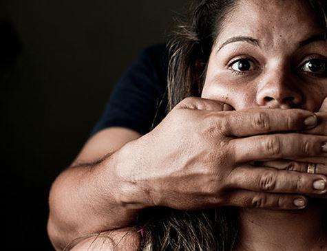 Projeto que prevê notificação prévia a mulheres em caso de libertação do agressor é aprovado em comissões