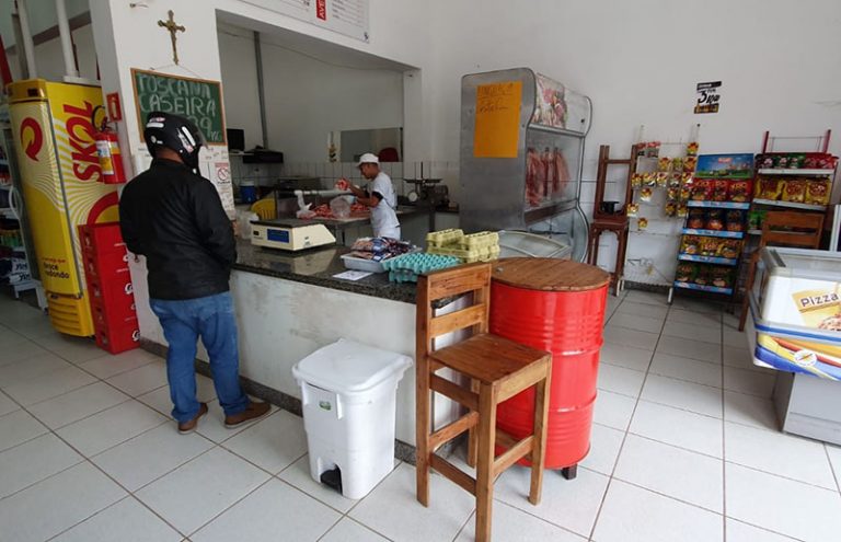 Uso de capacete no interior de estabelecimentos e instituições públicas está proibido em Corumbá