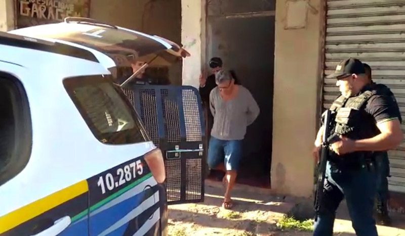 Após ser capturado em Corumbá, assassino de promotor é transferido sob forte esquema de segurança 3 foragido 5
