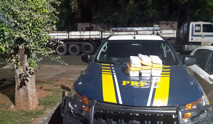 PRF apreende cocaína em pneu de caminhão na BR-262