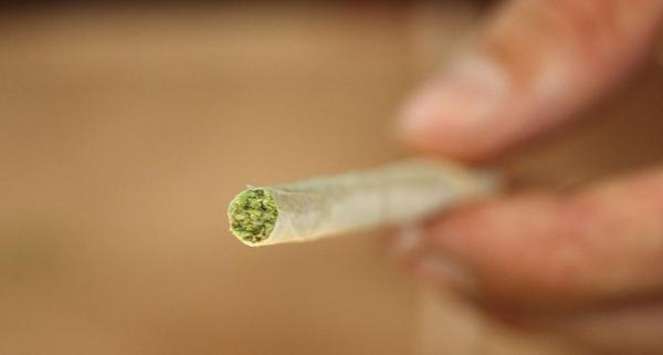 Menina de 11 anos é socorrida em UPA após usar drogas com homem de 20