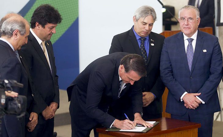 Governo Federal anuncia programa que irá substituir o Mais Médicos