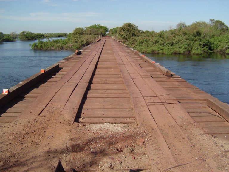 Ponte é interditada para reforma na Estrada Parque