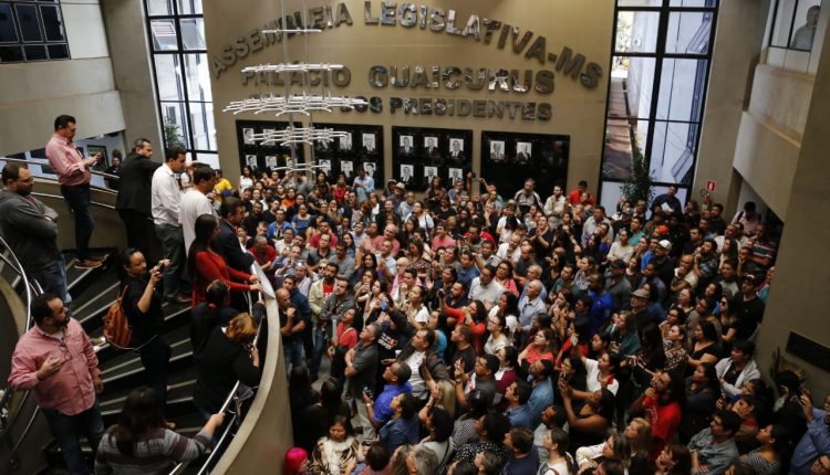 STF dá 10 dias para deputados e Reinaldo falarem sobre redução no salário de professores