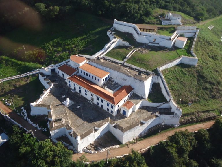 Moradores do Forte Coimbra ganham seção eleitoral e viagem longa para votar chega ao fim
