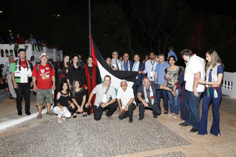 Praça Palestina reforma amizade e parceria entre corumbaenses e imigrantes