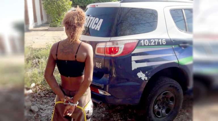 Presa mulher suspeita de ter colocado fogo em rival enquanto dormia em MS