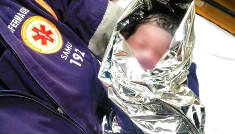 Recém-nascido é abandonado em terreno baldio em Dourados