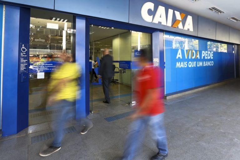 Caixa abre 770 agências hoje para beneficiários do auxílio emergencial