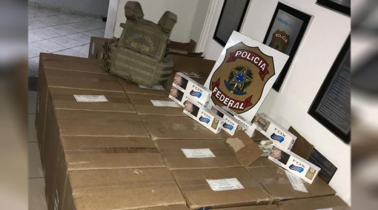 PF apreende lancha carregada com cigarro contrabandeado no Rio Paraguai