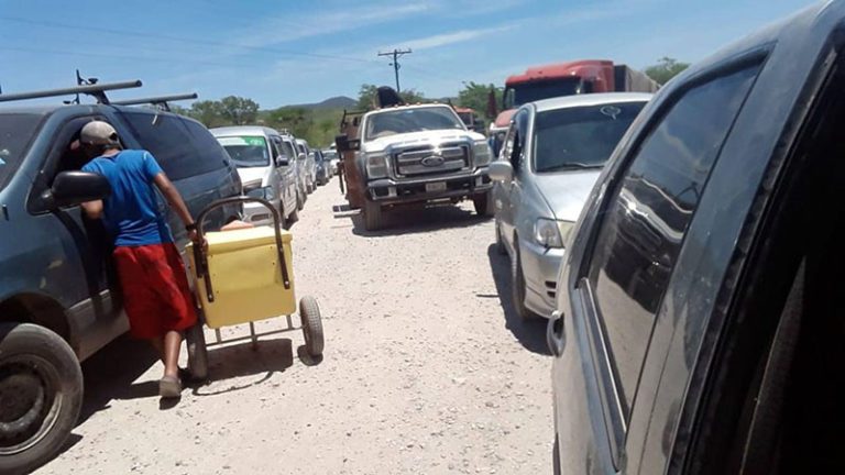 Convocação para greve geral já gera filas e correria em postos de combustíveis na fronteira