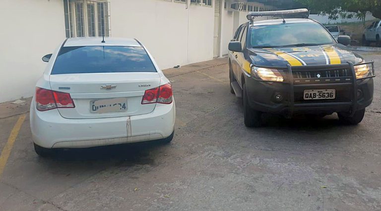 Em abordagem na BR-262 PRF recupera veículo roubado na Capital