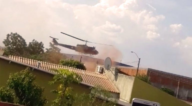 12 pessoas ficam feridas após queda de helicóptero que fazia combate ao tráfico na fronteira