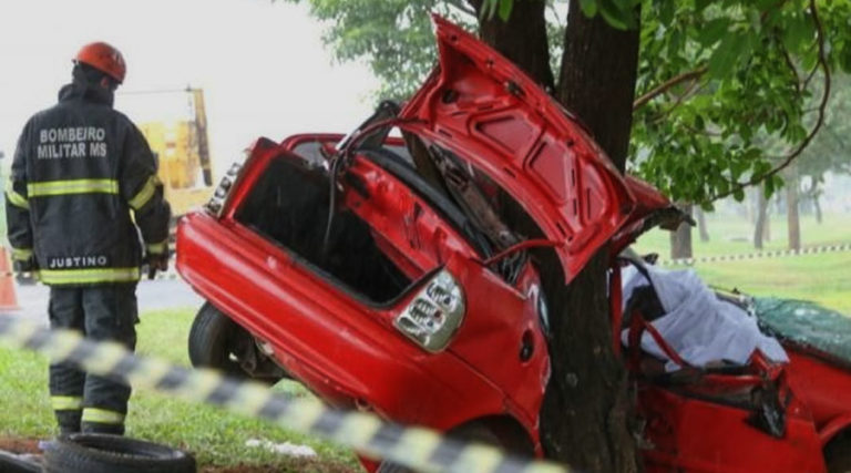 Acidente ocorreu no final da manhã desta quarta-feira