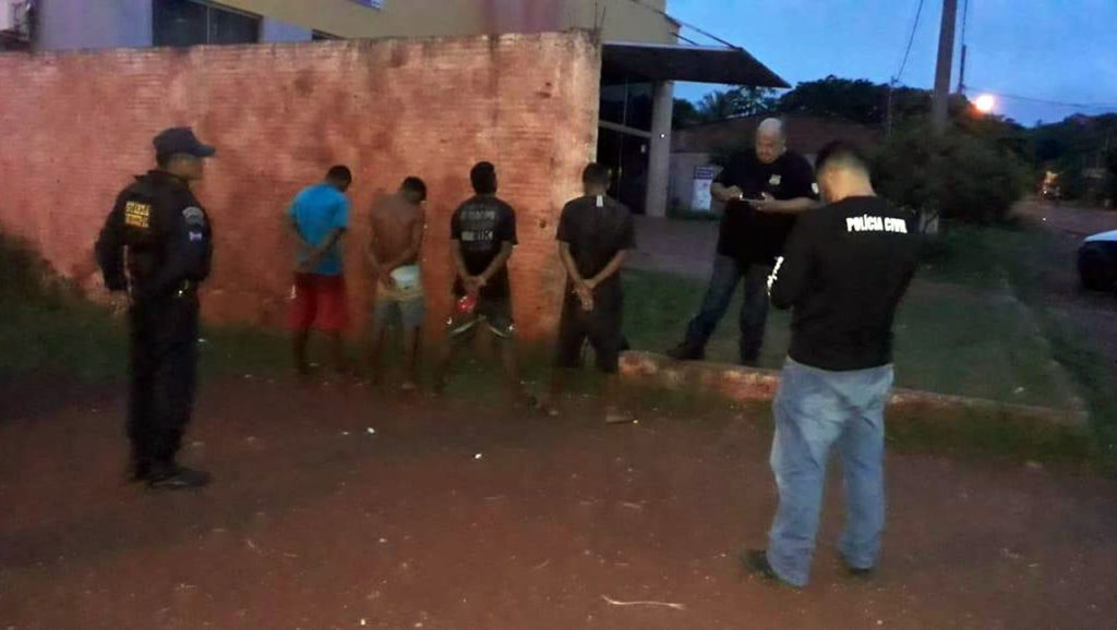 Cinco pessoas são presas durante operação policial em Ladário 4 janus