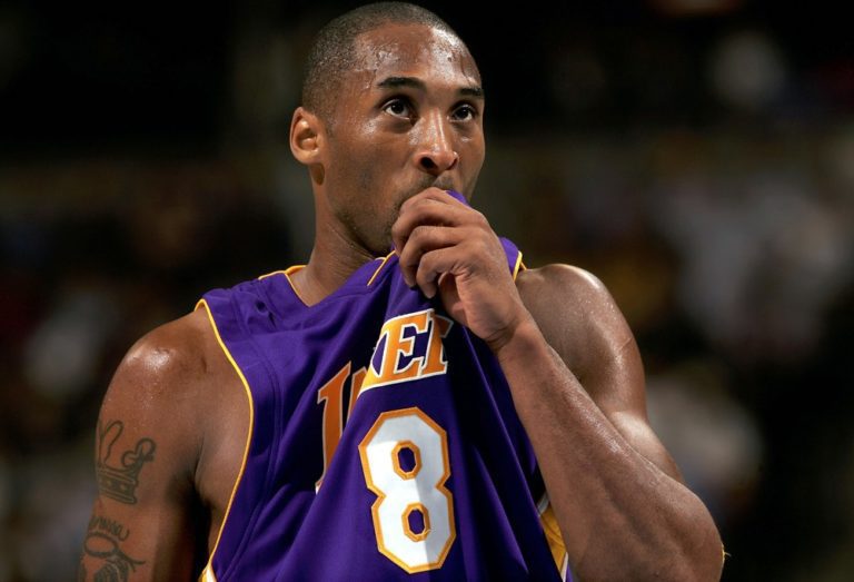 Kobe Bryant, astro da NBA, morre em acidente de helicóptero nos Estados Unidos