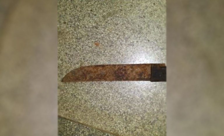 Casal é preso por torturar e arrancar testículos de vítima com facão em MS