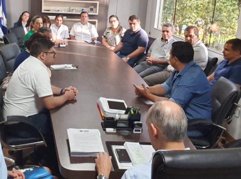 Paraguai fecha fronteira e adota toque de recolher contra vírus