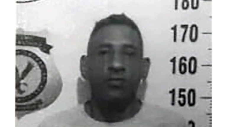 Preso tenta fugir da Gameleira, se enrosca em concertina e morre