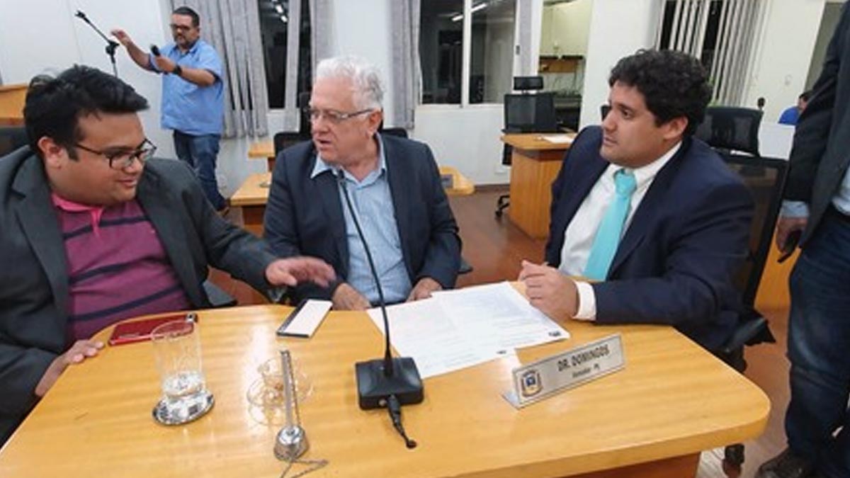 Vereadores pedem apoio para liberação de produtos perecíveis na fronteira