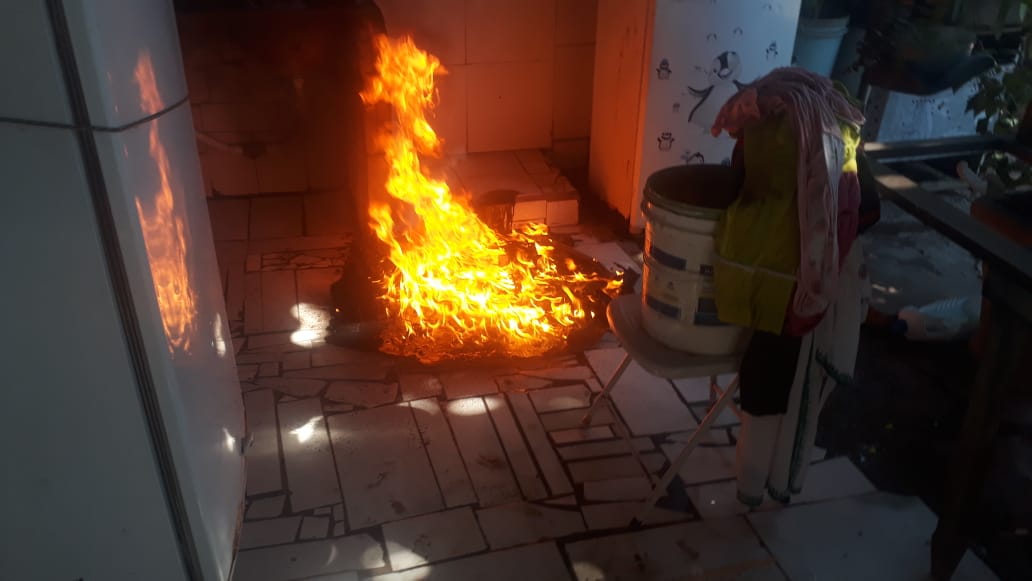 Bombeiros apagam incêndio em eletrodoméstico no centro de Corumbá