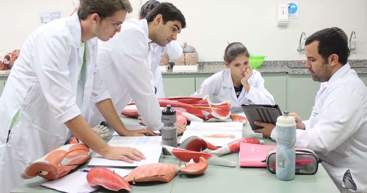 Governo autoriza início do curso de medicina em Corumbá