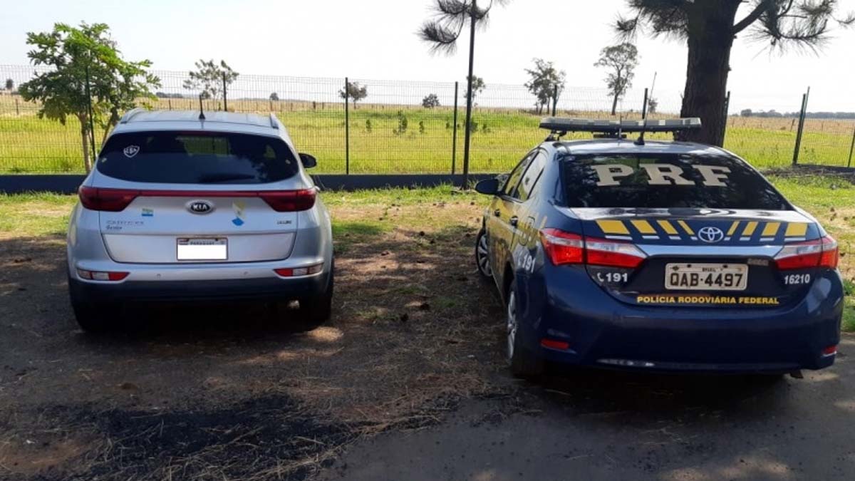 Leia mais sobre o artigo PRF flagra veículo paraguaio com mais de R$ 49 mil em multas