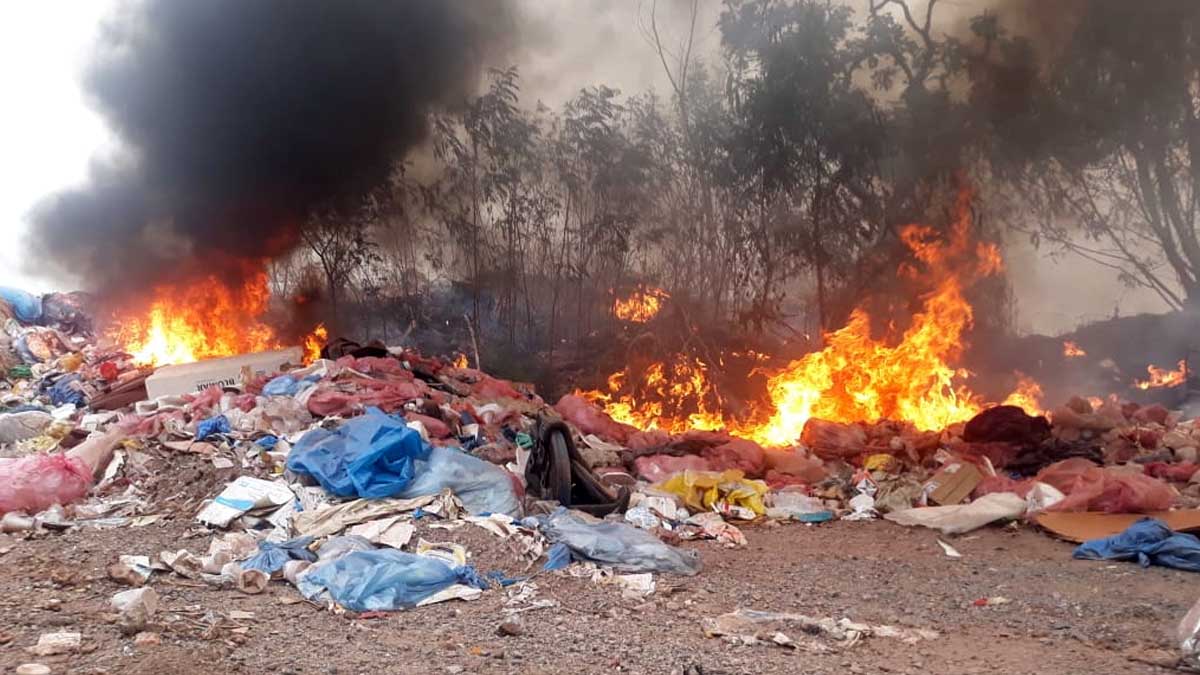 Você está visualizando atualmente Bombeiros combatem incêndios nos lixões de Corumbá e Ladário