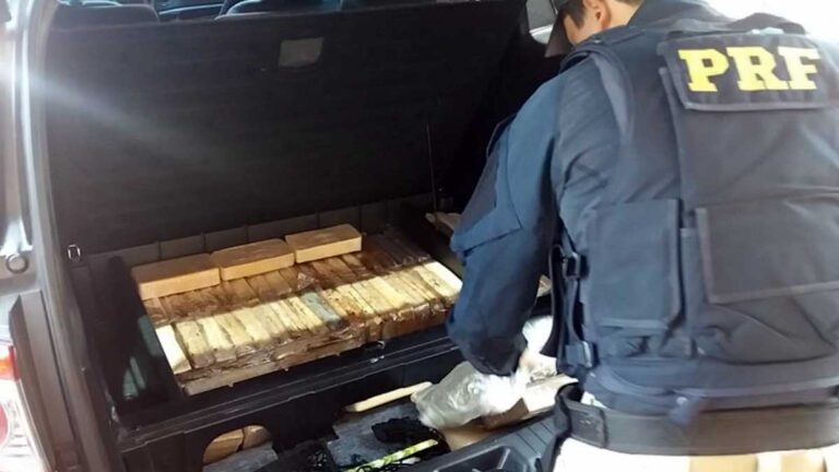 Droga avaliada em mais de R$ 3 milhões é apreendida em veículo em veículo com placas de Corumbá