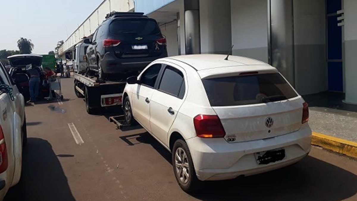 Você está visualizando atualmente Fiscalização apreende veículos que transportavam bolivianos ilegalmente de Corumbá para capital