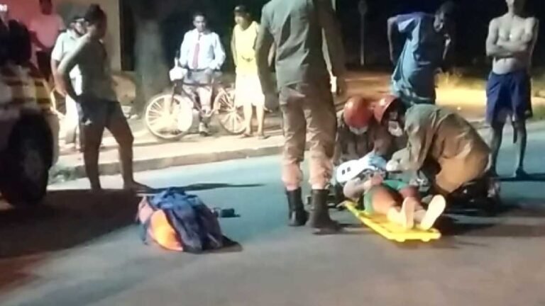 Mulher fica ferida em acidente de moto na Edu Rocha