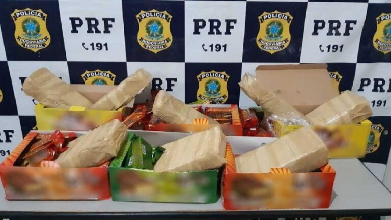 Três bolivianas e um colombiano são presos pela PRF com 8 quilos de cocaína na BR-262
