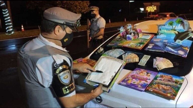 Casal sai de Bonito com drogas escondida em livros infantis e acabam presos pela Polícia em SP