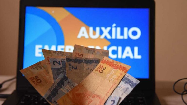 Auxílio Emergencial é prorrogado por mais três meses