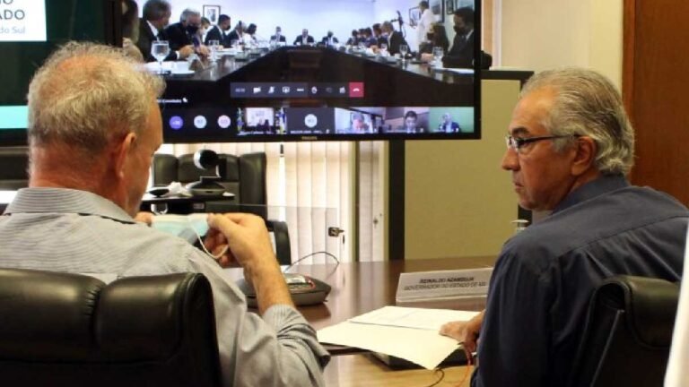 Mato Grosso do Sul tem plano para vacinação com ou sem Ministério da Saúde; afirma Azambuja