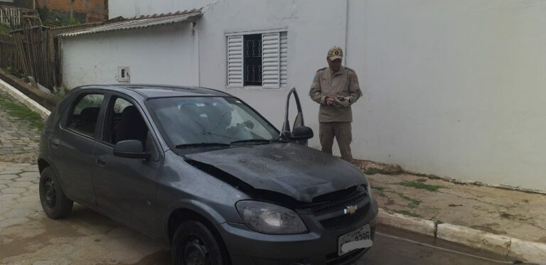 Princípio de incêndio em carro mobiliza bombeiros no Popular Nova