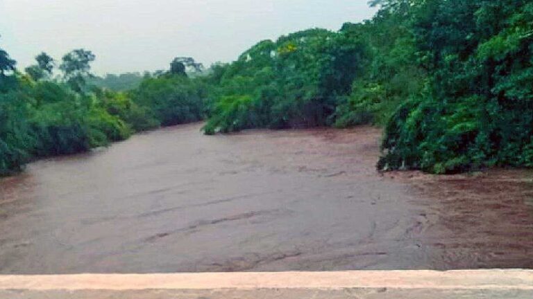 Em Bonito, nível do Rio Miranda atinge nível de emergência e deixa Defesa Civil em alerta