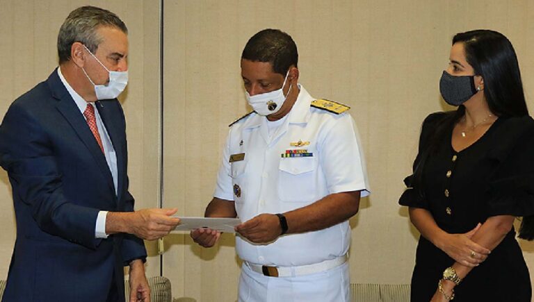 Marinha oferece estrutura para levar vacina contra Covid-19 a regiões de difícil acesso