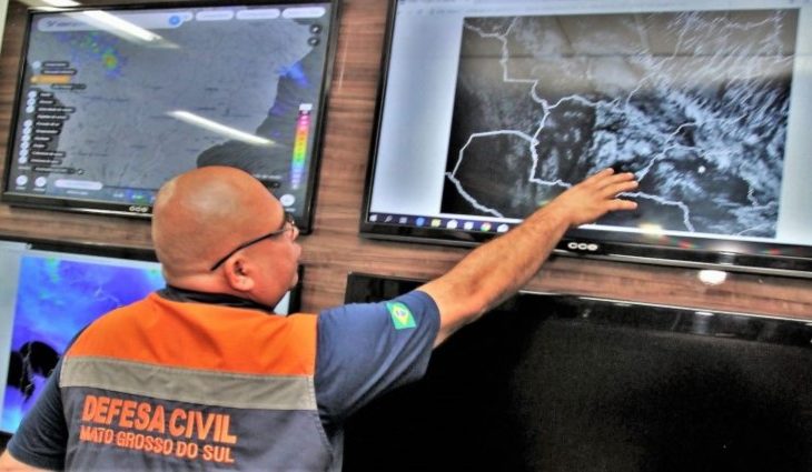 Em período chuvoso, saiba como receber alertas da Defesa Civil por SMS