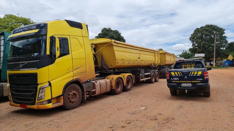 PRF flagra motorista de carreta embriagado na BR-262